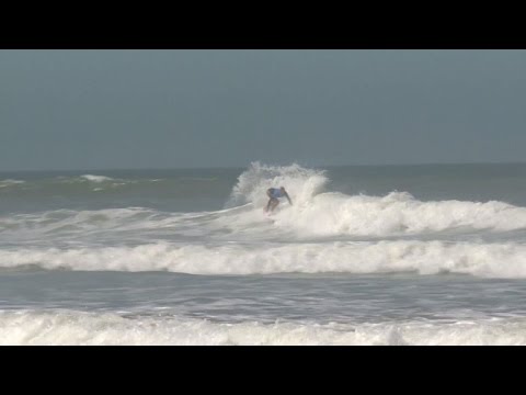 أول مسابقة نسائية دولية لركوب الامواج في المغرب
