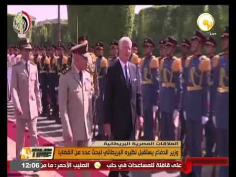 وزير الدفاع المصري يستقبل نظيره البريطاني