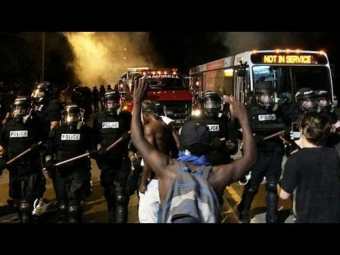 بالفيديو مواجهاتٌ وجرحى خلال احتجاجات في كارولينا الشمالية