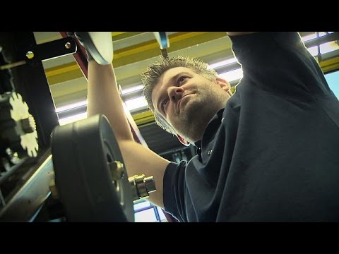 بالفيديو الشروط التي يجب الحصول عليها لتحقيق السعادة في العمل