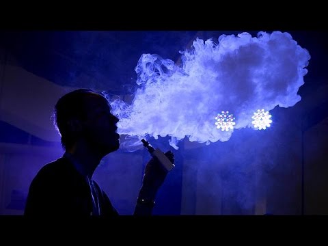 بالفيديو حظر التدخين في الأماكن العامة في الفلبين في محاولة لمكافحته