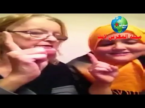 شاهد شابة أميركية تلقن والدتها الشهادتين وتدخل الإسلام