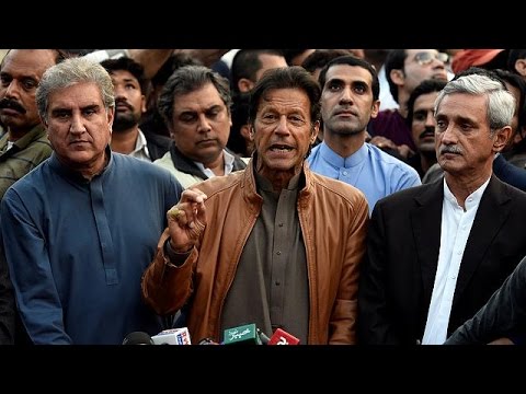 شاهد الشرطة الباكستانية تشنّ سلسلة اعتقالات ونشرت الحواجز في العاصمة