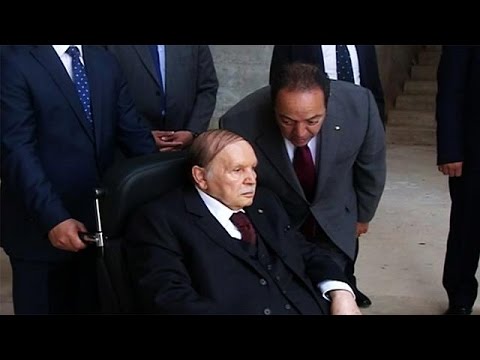 بالفيديو الرئيس الجزائري عبد العزيز بوتفليقة يتفقد مسجد الإمام الأعظم في العاصمة