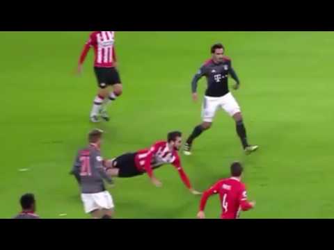 شاهد أهداف مباراة بايرن ميونيخ وبي إس في 11