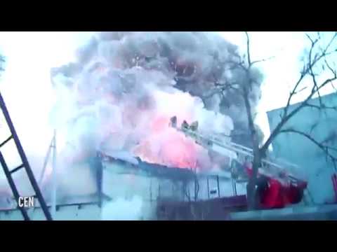 شاهد انفجار مصنع للألعاب النارية في روسيا يخلّف سحابة ضخمة من الدخان