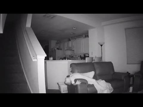 شاهد كاميرات المراقبة تكشف حقيقة صادمة لأب عن ابنه الصغير