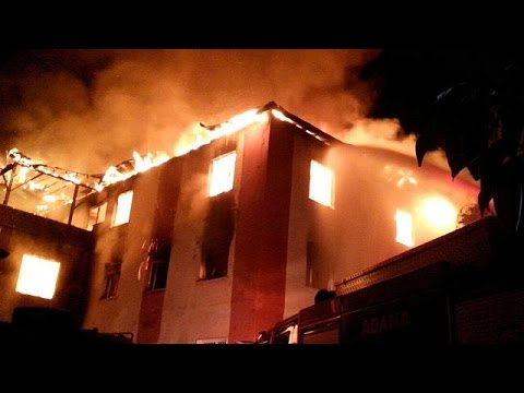 مقتل 12 شخصًا في حريق بسكن للطالبات في مدينة أضنة التركية