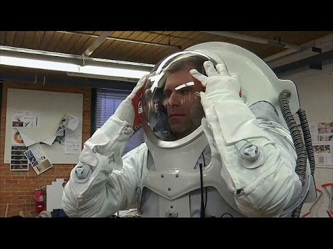 شاهد تصميم بدلات فضائية خاصة بتجربة المحاكاة المريخية في هاواي