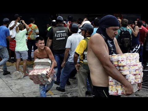 شاهد رئيس فنزويلا يُمدد أجل استخدام ورقة نقدية في طريق السحب من التداول