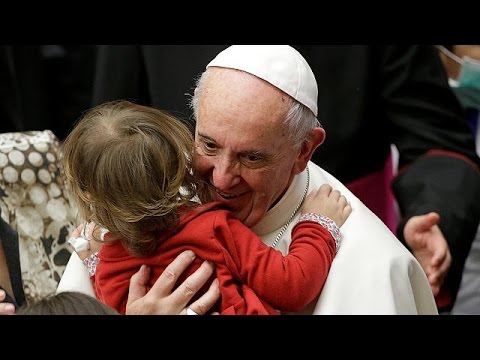 شاهد البابا فرنسيس يحتفل بعيد ميلاده الـ 80