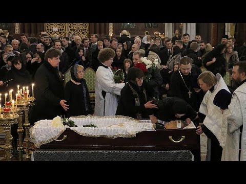 شاهد السفير كارلوف يشيع إلى مثواه الأخير