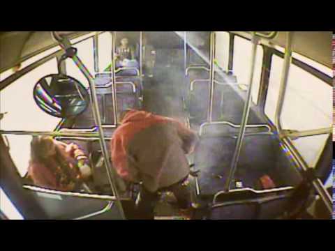 شاهد انفجار سيجارة إلكترونية في حافلة أميركية