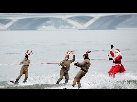 شاهد سانتا كلوز يتزلج على شواطئ فرجينيا