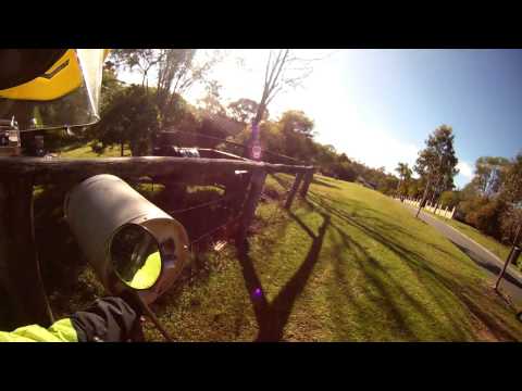 ساعي بريد أسترالي يسيطر على حي راقٍ