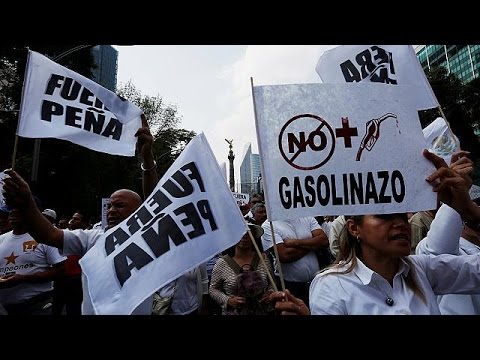 بالفيديو احتجاجات في مدينة مكسيكو ضد قرار رفع أسعار الوقود