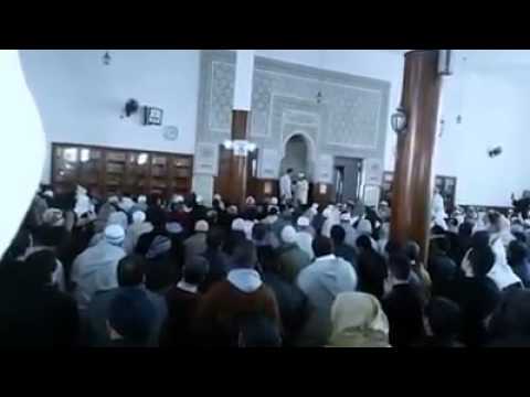 إسلام شاب فرنسي في مسجد الإمارات في طنجة