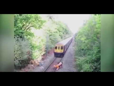 بالفيديو عامل في محطة قطارات يتوّج بلقب الأكثر شجاعة في 2016