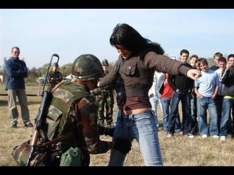 بالفيديو  عرض عسكري خيالي للجيش الصيني
