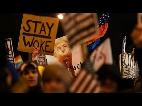 شاهد  مظاهرات ضد دخول ترامب للبيت الأبيض