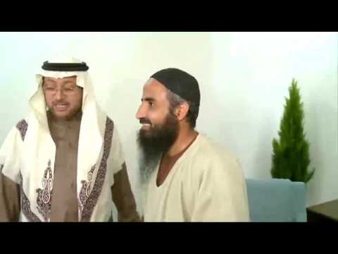 شاهد  السعودية تستعيد أحد مواطنيها من غوانتانامو