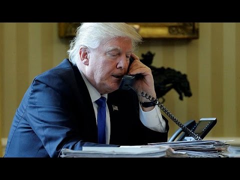 شاهد دونالد ترامب يتصل هاتفيًا مع قادة العالم