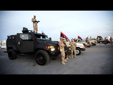 شاهد الجيش الليبي يقصف مواقع للإرهابيين في سوق الحوت