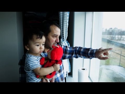 لاجئون سوريون يجدون موطنُا في ايسلندا القطبية