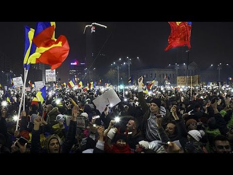 شاهد احتجاجات في رومانيا تدعو إلى استقالة الحكومة