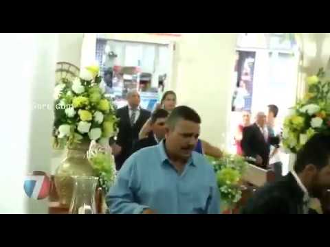 لحظة إطلاق مسلح النار على المدعوين