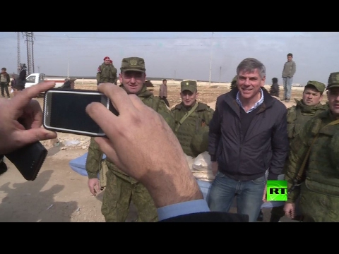 شاهد وفد برلماني بلجيكي يزور مخيم جبرين للاجئين