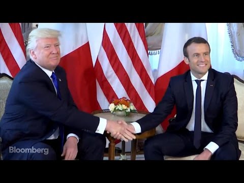 macrontrump handshake under