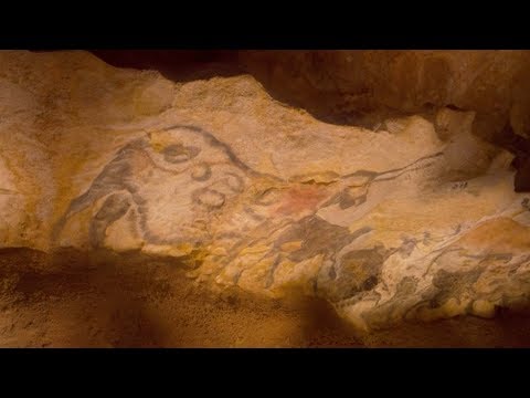 lascaux cave paintings exhibited