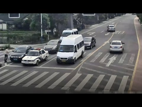 police car’s ‘green light escort’