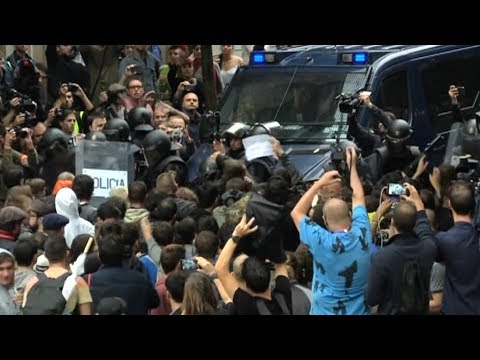 spanish police injure 800 in crackdown on catalonia
