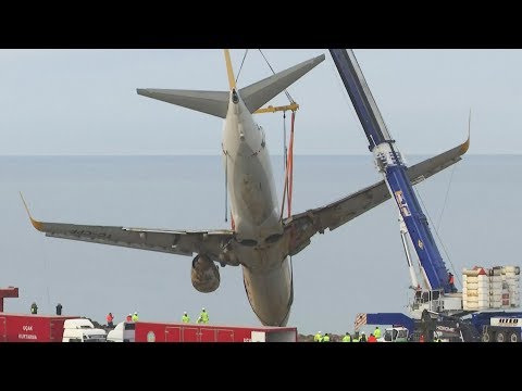 plane which skidded off runway in turkey rescued by large crane