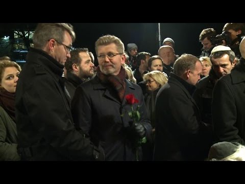tens of thousands in copenhagen vigil