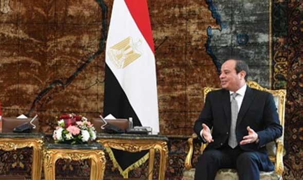 السيسي يبحث مع وزير الخارجية الإماراتي سبل زيادة الاستثمار في مصر السيسي يبحث مع وزير الخارجية الإماراتي سبل زيادة الاستثمار في مصر