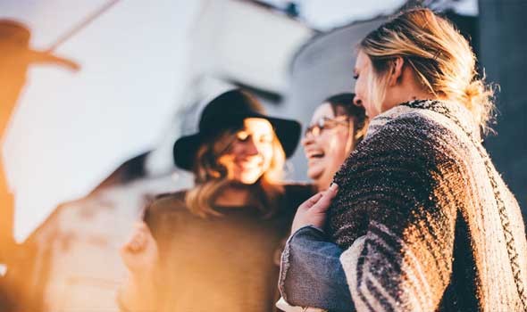  صوت الإمارات - كيف تتحول الصداقات الافتراضية إلى علاقات حقيقية
