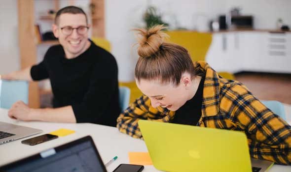  صوت الإمارات - صعوبة إدارة الفريق أو زملاء العمل عند الترقية